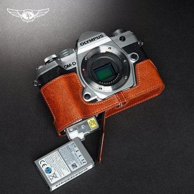 臺灣TP 真皮奧林巴斯EM5Markiii相機包EM5三3代皮套OM5手柄保護套