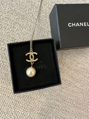 99 新 真品 收藏 女款 Chanel 香奈兒 經典CC 搭配珍珠 仙女白 淡玫瑰金 logo項鍊 現貨，本人親自拍照 配件搭配加分
