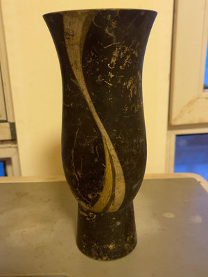 日本回流銅花瓶680克不議價，大幾十年的老銅花瓶，底部帶款，