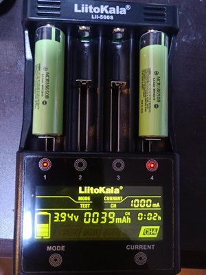 LiitoKala Lii-500S 觸控式 4槽 3.7V 1.2V 18650充電器 電池容量測試