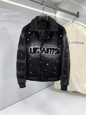 『RP精品』LOUIS VUITTON 路易威登 限量訂製走秀款 水晶串珠 羊毛皮袖 棒球外套 皮衣