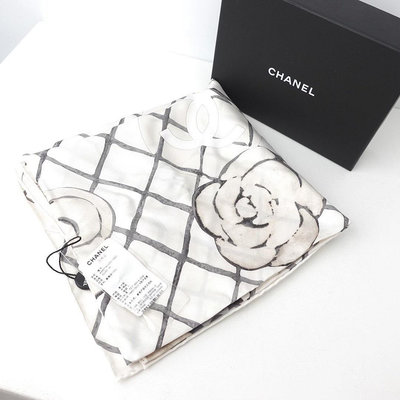 Chanel爆款山茶花絲巾，全新閒置哦～超nice的穿搭小單