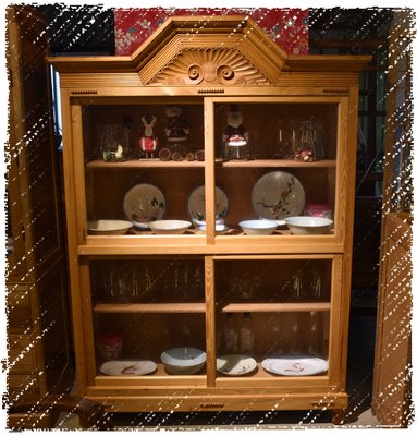 ^_^ 多 桑 台 灣 老 物 私 藏 ----- 低調華美的台灣老檜木玻璃櫃
