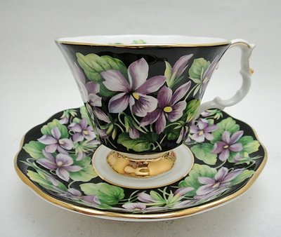 【timekeeper】  英國製Royal Albert皇家亞伯特Purple Violet紫羅蘭系列咖啡杯+盤(免運