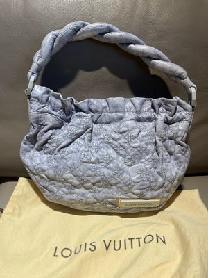 ⭐for foodie 下標⭐專櫃正品LV Louis Vuitton Nimbus Shoulder Bag M95423路易威登 皮革刺繡 渲染灰藍色肩背包