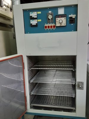 中古工業烤箱，温度200度，電110V，內尺寸50X50X60公分