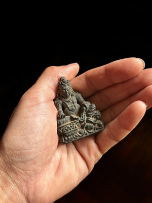 【二手】 尼泊爾老石雕黑石石雕黃財神高約4.8cm尼泊爾黑182 藏傳 佛像 唐卡【南庭玉】