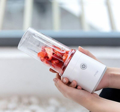 現貨：隨手果汁機便攜迷你家用榨汁機水果小型榨汁杯