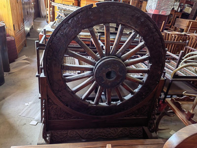 【二手】清代老物件馬車輪，別名風水輪，中間馬車輪是舊的，下面底部是后12622【銅都古董】古玩 收藏 古董