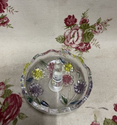 龍廬-自藏二手出清~玻璃製品-SHANGHAI SOGA china 彩色小花透明雕飾花紋戒指台置物盤/只有1組