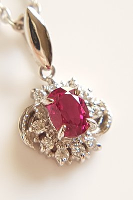 天然紅寶石  + 天然鑽石 項鍊，保證真鑽 真鉑金 真寶石 超級特價便宜賣， 附鑑定證書
