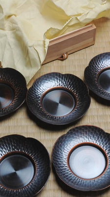 日本 名家繼山作 丹銅 銅杯托 五客 銅胎手錘紋 比較厚實