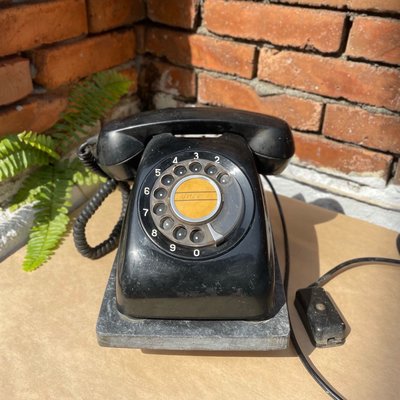 早期70年代600型轉盤電話不含大理石台座 復古 懷舊 老電話 《珦引古物商店》 黑色同款還有貨測試都可以使用  還有其他顏色請私訊