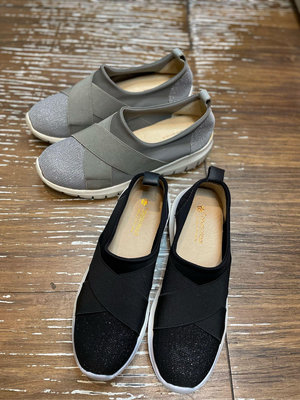 三輝皮鞋台灣製真皮彈性織維布舒適輕便懶人平底鞋黑色，灰色零碼特價現貨MIT