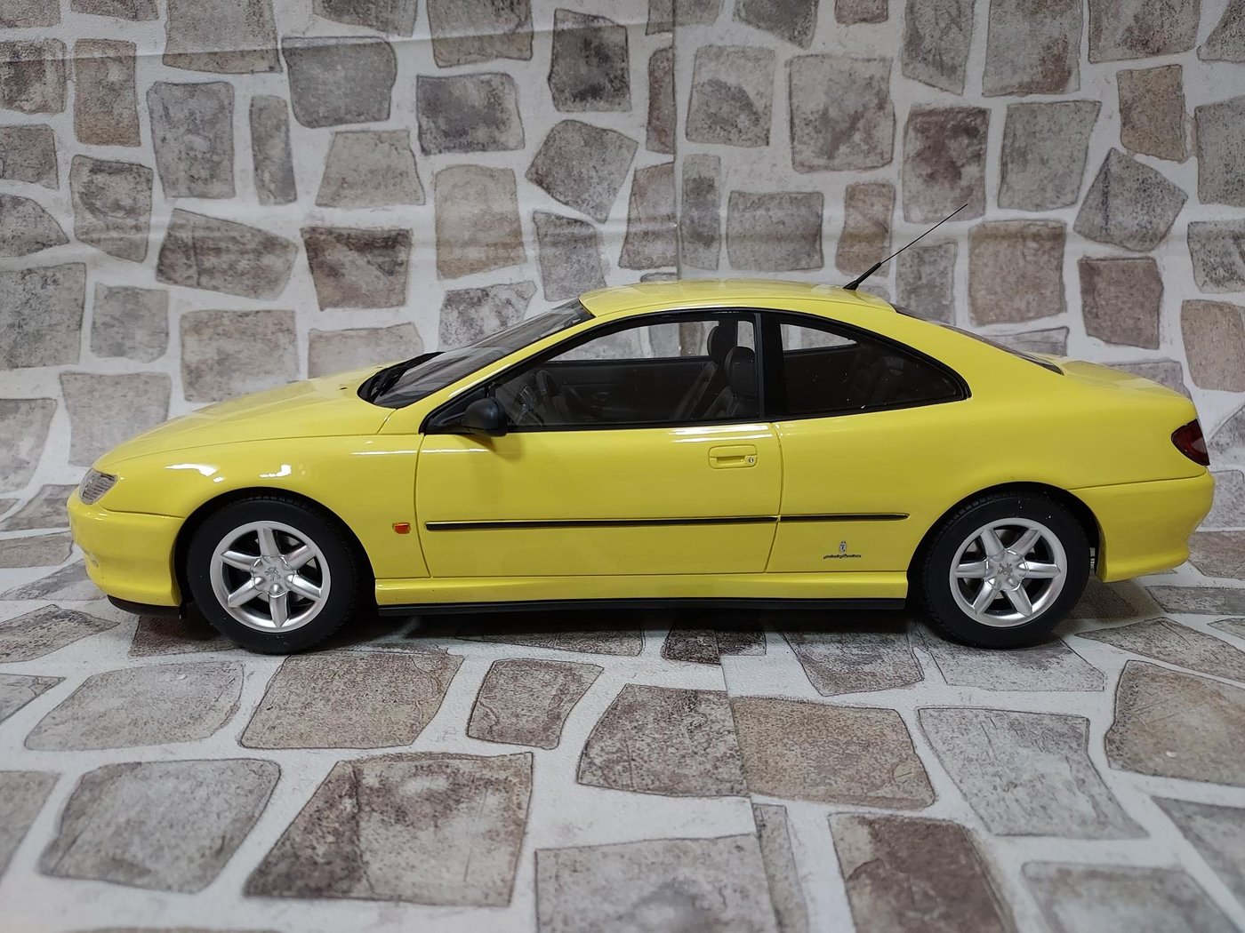 宗鑫OTTO OT897 Peugeot 406 Ph.1 Coupe V6 鮮黃色| Yahoo奇摩拍賣