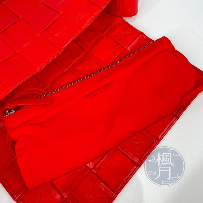 BRAND楓月 Bottega Veneta BV CASSETTE 亮紅色 經典編織卡帶包 肩背包 亮面 斜背包