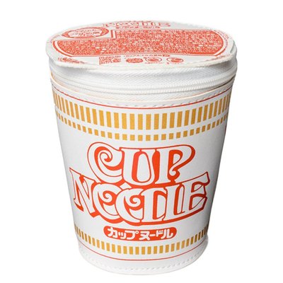 [瑞絲小舖]~日雜附錄CUP NOODLE 50週年紀念杯麵造型收納包(小號) 日清泡麵造型包 化妝包 小物包 收納盒