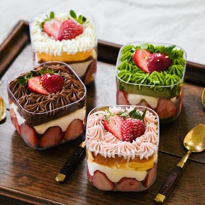 宣原蛋糕，莓果/白巧/濃巧/抹茶香緹草莓杯杯，也有賣原味/巧克力/抹茶雙層草莓蛋糕，跟生乳單層跟生乳雙層.