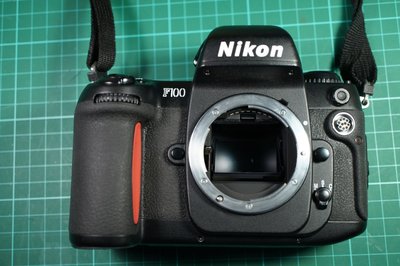 Nikon F100 相機  兔牙版
