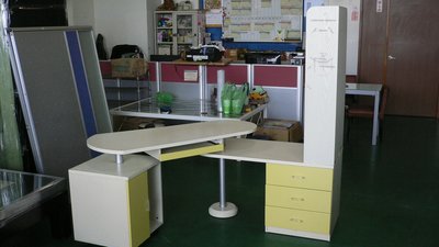 宏品二手傢俱館 2手家具賣場 E414*多功能書桌*L型電腦桌 辦公桌 兒童桌椅 寫字桌 課桌椅 大學椅拍賣