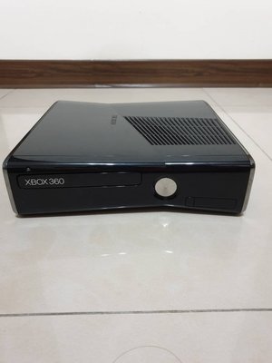 xBox 360 250GB 特別版 主機+kinect+手把+ 8片遊戲片