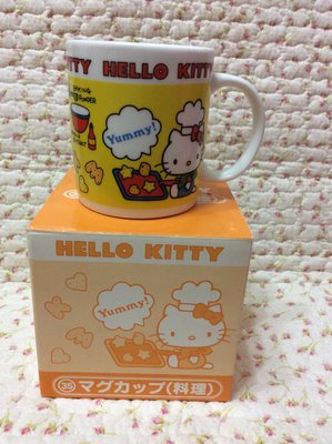 Sanrio hello kitty 黃色廚師料理馬克杯～50週年紀念版