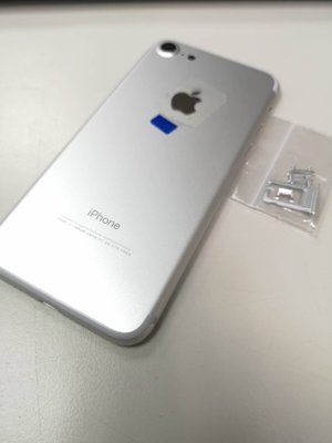 【保固一年?原廠背蓋】Apple iphone 7 原廠背蓋 背殼 手機殼 贈手工具(含側按鍵)–銀色 iphone7