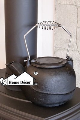 Home Décor 庭園美式休閒家具 - 古堡5QT鑄鐵壺 搭配壁爐使用調節室內溼度 壁爐配件 現貨供應中