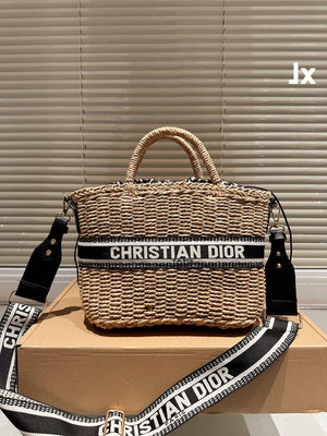 【二手包包】禮盒Dior草編菜籃子包手提斜挎都好看 推薦尺寸27.21 NO35485