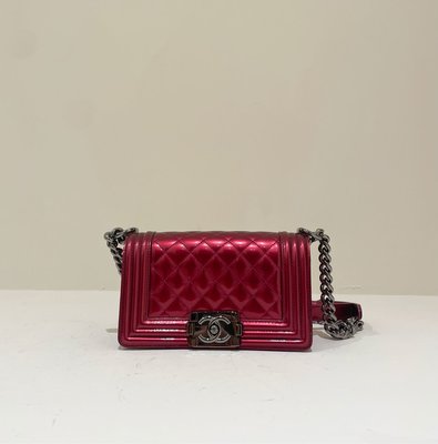 Chanel Boy 20 漆皮 銀釦 紅色《精品女王全新&amp;二手》