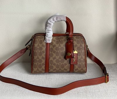 品牌特賣店 美國代購 COACH CP239 復古老花枕頭包 波士頓包 手提斜跨女包 美國100%正品代購 附件齊全