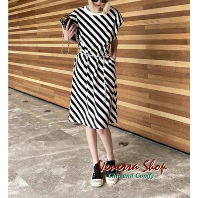 VENESSA~ 歐單 MX 別緻設計 百搭有型 寬鬆舒適條紋洋裝 連衣裙 (R1547)
