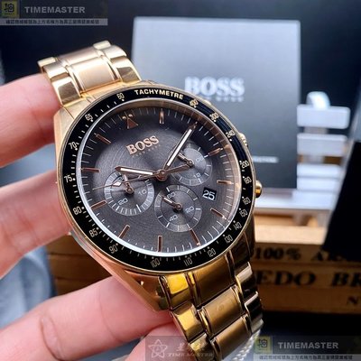 BOSS手錶,編號HB1513632,44mm玫瑰金圓形精鋼錶殼,黑色三眼, 精密刻度錶面,玫瑰金色精鋼錶帶款