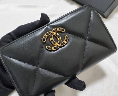 (SOLD OUT)Chanel 19系列 拉鍊中夾
