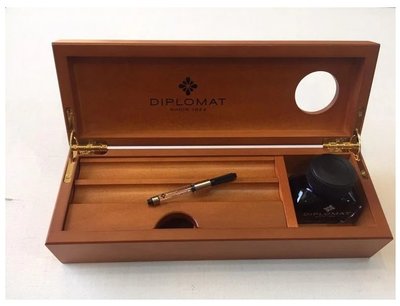 德國 DIPLOMAT 迪波曼 墨水+原木筆盒（深褐色和淺褐色可選）