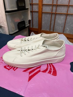 「 二手鞋 」 ECCO 男版皮革休閒鞋 US12（米白）鐵2-4