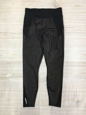 【愛莎＆嵐】 PUMA 女 黑色品牌圖繪造型八分緊身褲/S (全新)11303 22