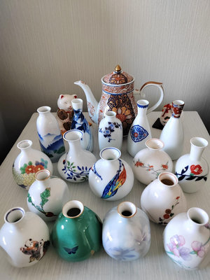 x日本回流，皇室御用瓷器，香蘭社 深川制，茶臺小花瓶，小花入，
