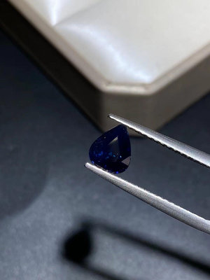 🈚️燒皇家藍藍寶石💧2.09克拉，8.14×6.85×4.97mm.GFCO證書