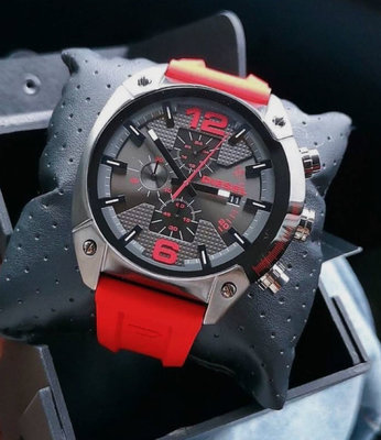 DIESEL Overflow 鎗灰黑面錶盤 紅色橡膠錶帶 石英 三眼計時 男士手錶 DZ4481