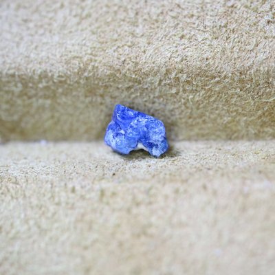【艾爾莎寶石】【附成分分析書】【原礦】49分 越南鈷尖晶石 Cobalt Spinel 商業名稱藍小妖