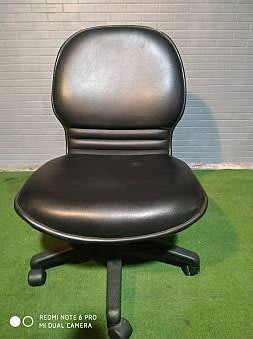 A1852 [家之家二手家具] 黑色皮製辦公椅(無升降) 管椅 吧檯椅 餐椅 會議椅 洽談桌椅 書桌椅 排椅 休閒椅