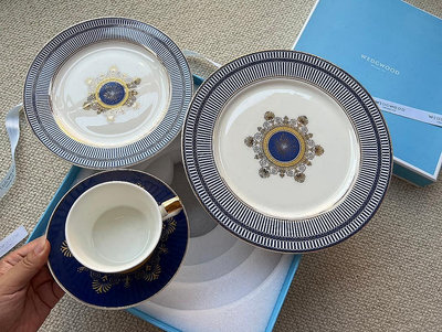 小Z代購#WEDGWOOD瑋致活金粉年華西餐盤歐式現代陶瓷咖啡杯杯碟套裝 送禮家用餐具