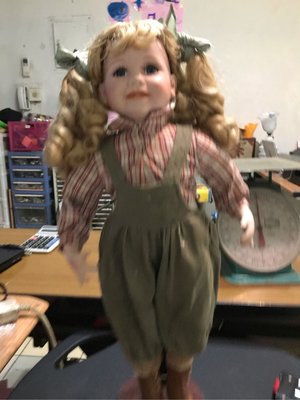 陶瓷娃娃 高51cm 不含支架 身體是棉布填空可彎 重1kg二手八分新原本身體有班點歷史痕