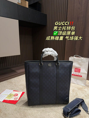 【二手包包】尺寸35.39酷奇GUCCI 男士托特包可以斜挎可以手提容量也很大，文件，電腦都可以放百搭經典材NO75413