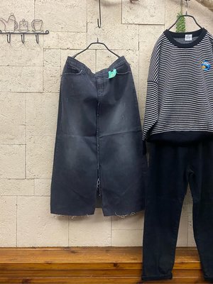 蘋果樹 韓國服飾 • Gori開衩牛仔裙 【現貨XL】