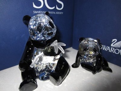 SWAROVSKI施華洛世奇  2008 水晶年集 熊貓( 簽名版) 圓圓和圓仔