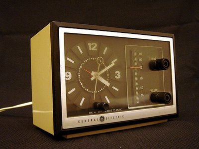 【timekeeper】70年代GE奇異插電鐘+收音機(免運)