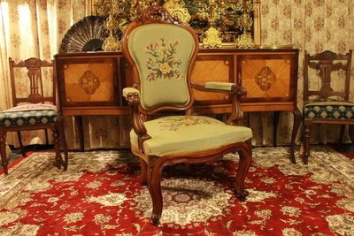 【家與收藏】賠售特價稀有珍藏歐洲百年古董法國古典大器珍貴手工胡桃木刺繡優雅橄欖綠法國椅