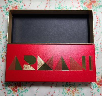 【巴黎淑女】 Giorgio Armani GA 亞曼尼 專櫃紅盒黑蓋 中長紙盒/附紙袋/金色logo 送禮大方